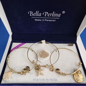 Bella Perlina Gold Beach Charm Bangle Bracelet Set